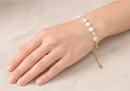 Brazalete de concha blanca con cristal cubos AB